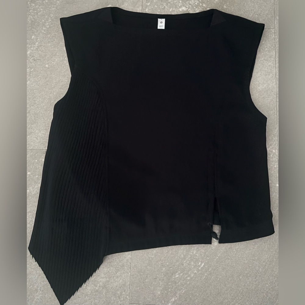 Lululemon Asymmetrical Pleated Layer Tank Size Small